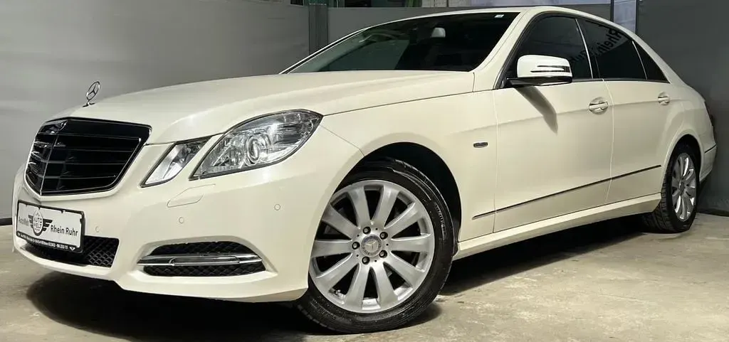 Gebraucht Mercedes E300 252 PS (185 kW) 2012 Weiß Limousine