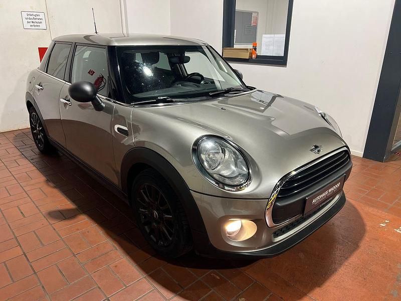 Silber Gebraucht 2016 Mini ONE Kleinwagen | 9.999 € (Fairer Preis) - Bild 1/4