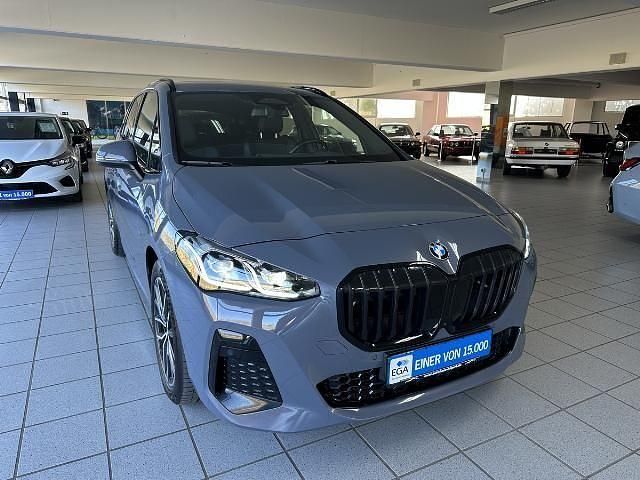 Grau Gebraucht 2023 BMW 218 Active Tourer M Sport Van / Kleinbus | 29.400 € (Fairer Preis) - Bild 1/4