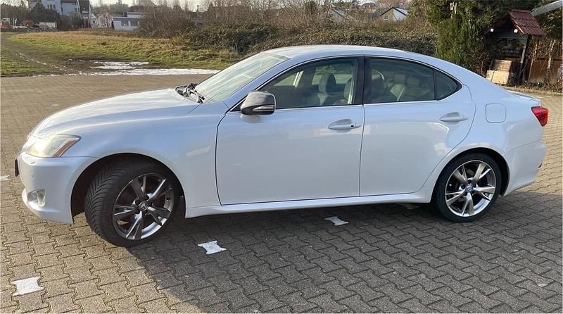 Gebraucht Lexus IS220 177 PS (130 kW) 2009 Weiß Limousine