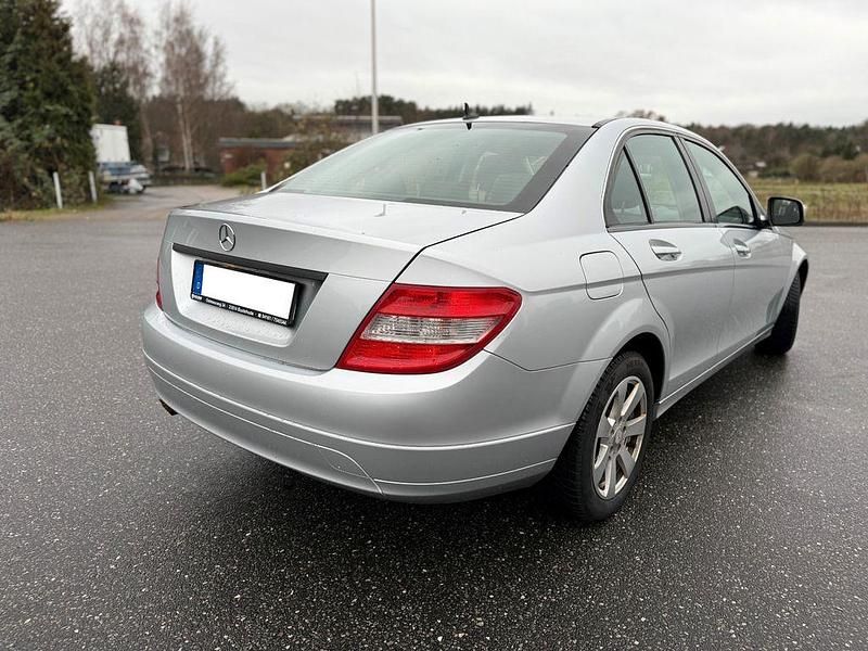 Gebraucht Mercedes C180 156 PS (114 kW) 2007 Silber Limousine