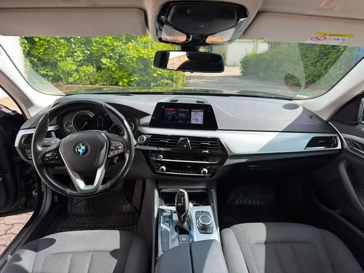Gebraucht BMW 520 190 PS (139 kW) 2020 Schwarz Kombi