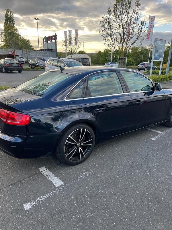 Używany Audi A4 160 KM (117 kW) 2008 Niebieski Sedan/Limuzyna