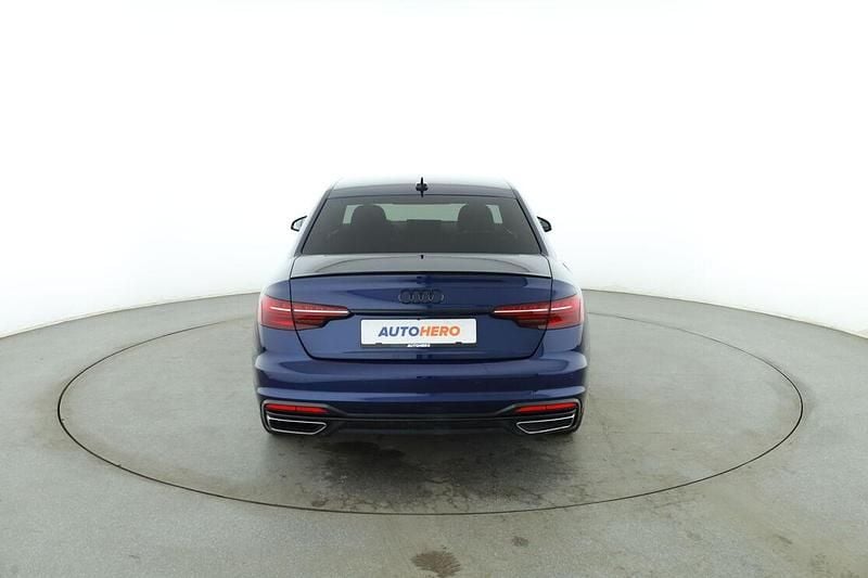 Second-hand Audi A4 Advanced 204 CP (150 kW) 2021 Albastru Berlinǎ