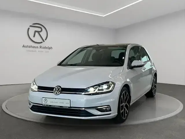 Gebraucht VW Golf VII Highline 150 PS (110 kW) 2017 White silver metallic (metallic) Limousine