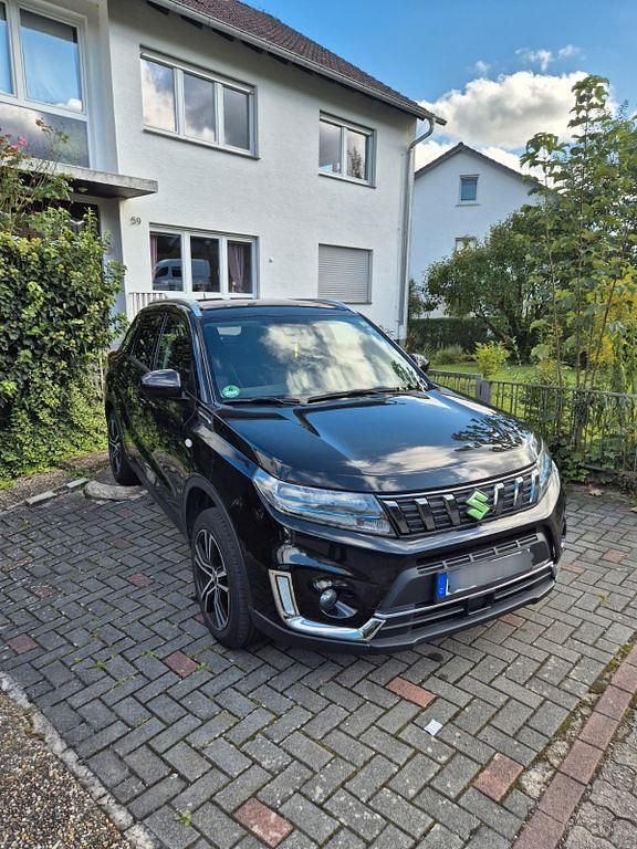 Schwarz Gebraucht 2021 Suzuki Vitara Comfort SUV | 16.900 € (Fairer Preis) - Bild 1/4