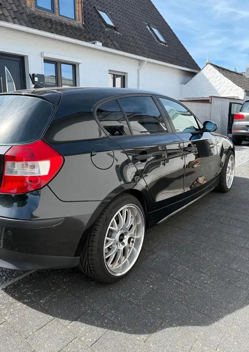 Gebraucht BMW 116 116 PS (85 kW) 2006 Schwarz Kleinwagen