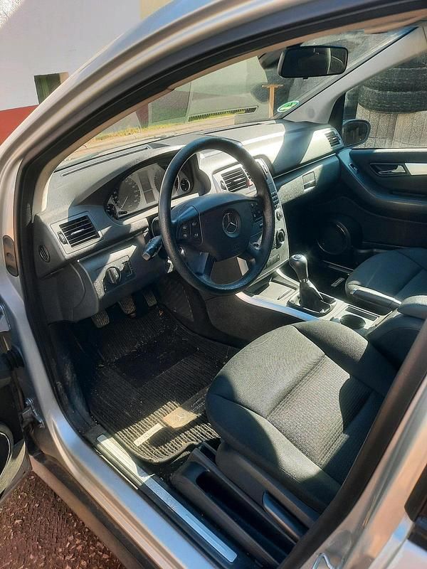 Gebraucht Mercedes B170 116 PS (85 kW) 2005 Silber Van / Kleinbus