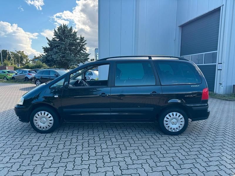 Schwarz Gebraucht 2002 VW Sharan Family Van / Kleinbus | 1.800 € (Guter Preis) - Bild 1/4