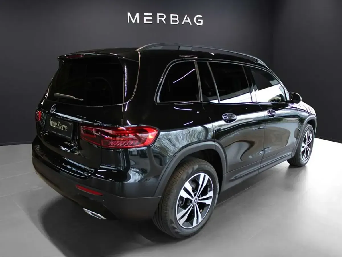 Gebraucht Mercedes GLB200 Progressive 150 PS (110 kW) 2025 Metalliclack kosmosschwarz SUV