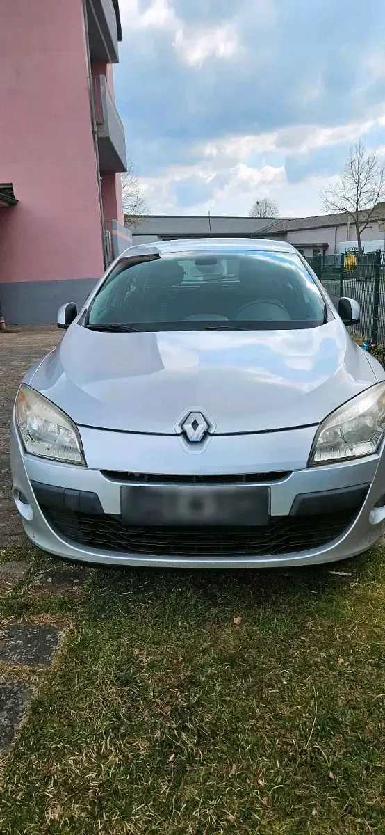 Gebraucht Renault Mégane 110 PS (80 kW) 2009 Silber Limousine