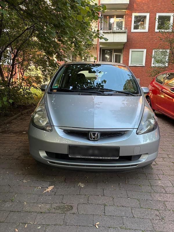 Grau Gebraucht 2002 Honda Jazz Kleinwagen | 2.199 € (Fairer Preis) - Bild 1/4
