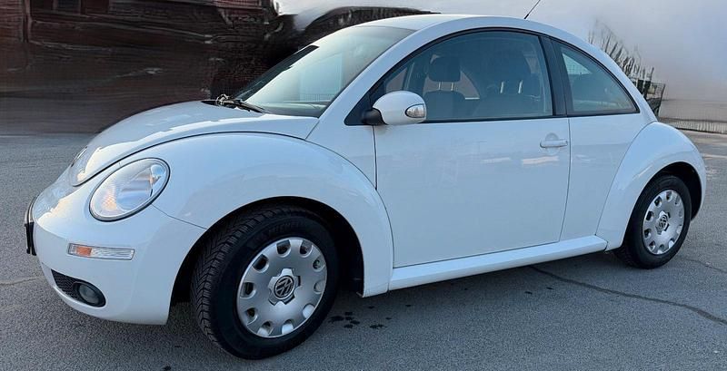 Gebraucht VW New Beetle 102 PS (75 kW) 2009 Weiß Kleinwagen