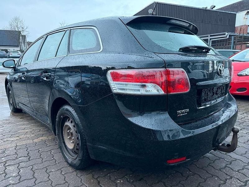 Gebraucht Toyota Avensis 147 PS (108 kW) 2011 Schwarz Kombi