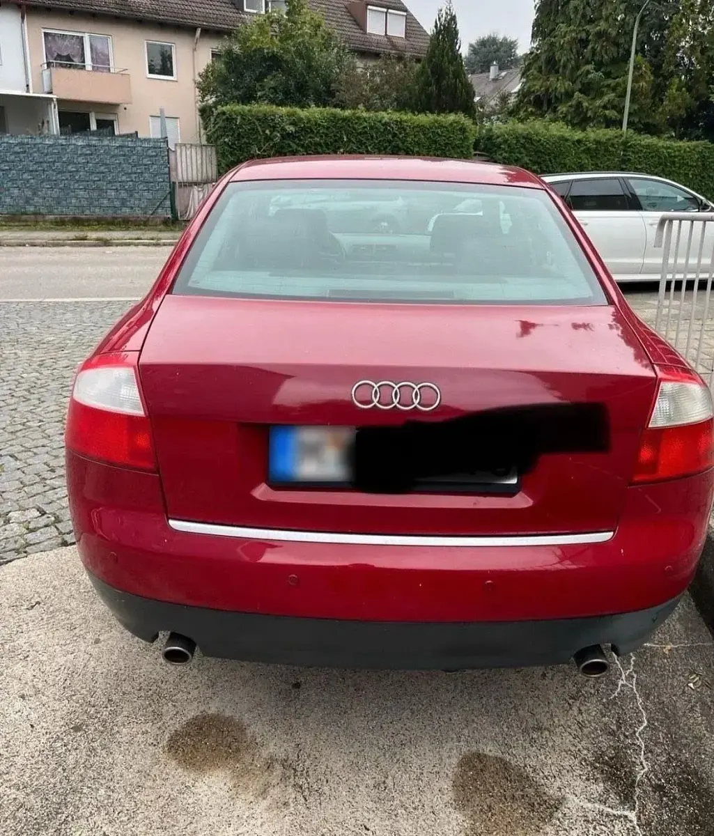 Gebraucht Audi A4 220 PS (161 kW) 2001 Rot Limousine
