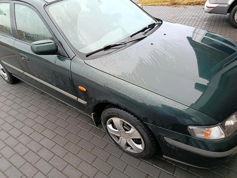 Grün Gebraucht 1998 Mazda 626 Limousine | 900 € (Superpreis) - Bild 1/4