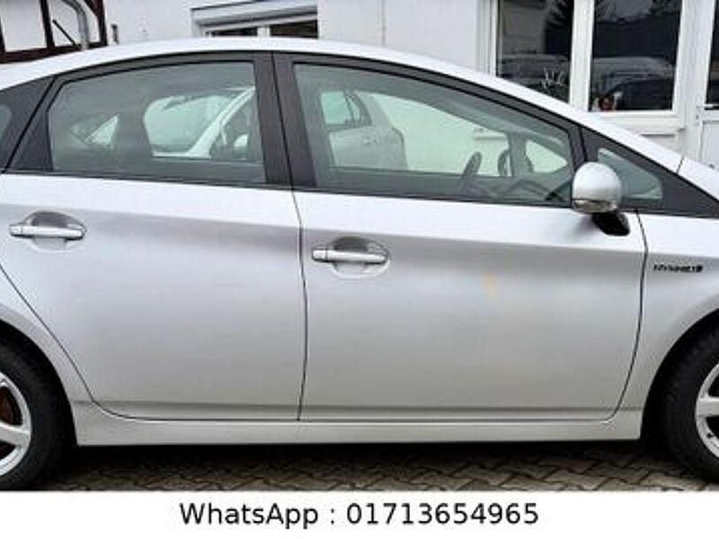 Gebraucht Toyota Prius 99 PS (72 kW) 2011 Silber Limousine