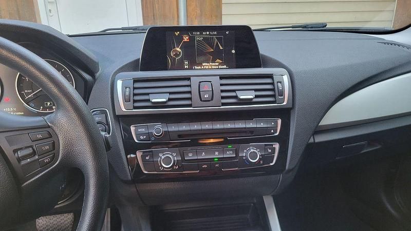 Gebraucht BMW 116 Advantage 116 PS (85 kW) 2016 Weiß Kleinwagen