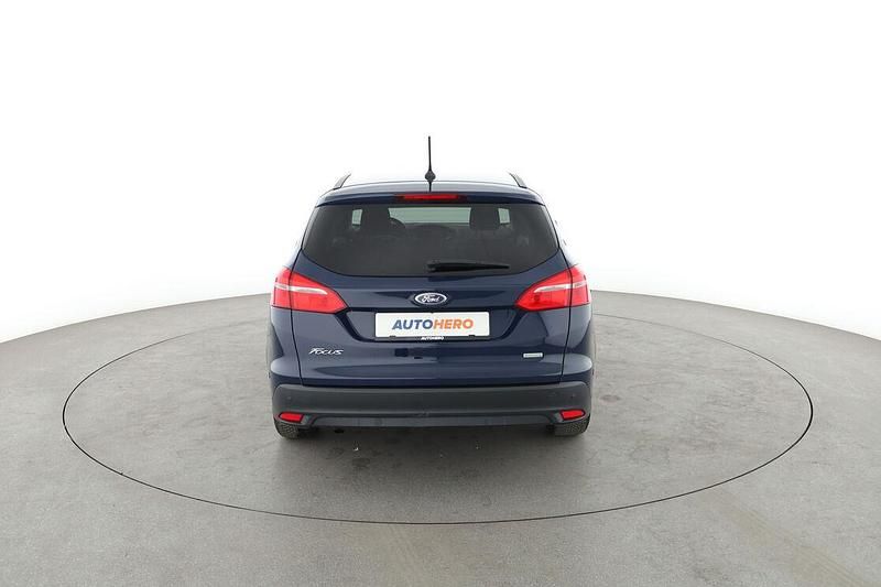 Gebraucht Ford Focus Titanium 125 PS (91 kW) 2017 Blau Kombi