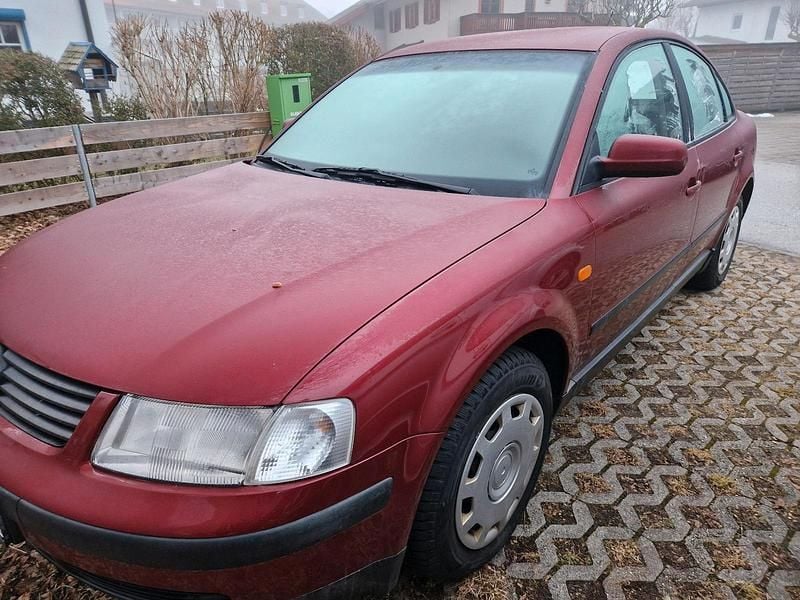 Gebraucht VW Passat 150 PS (110 kW) 1997 Rot Limousine