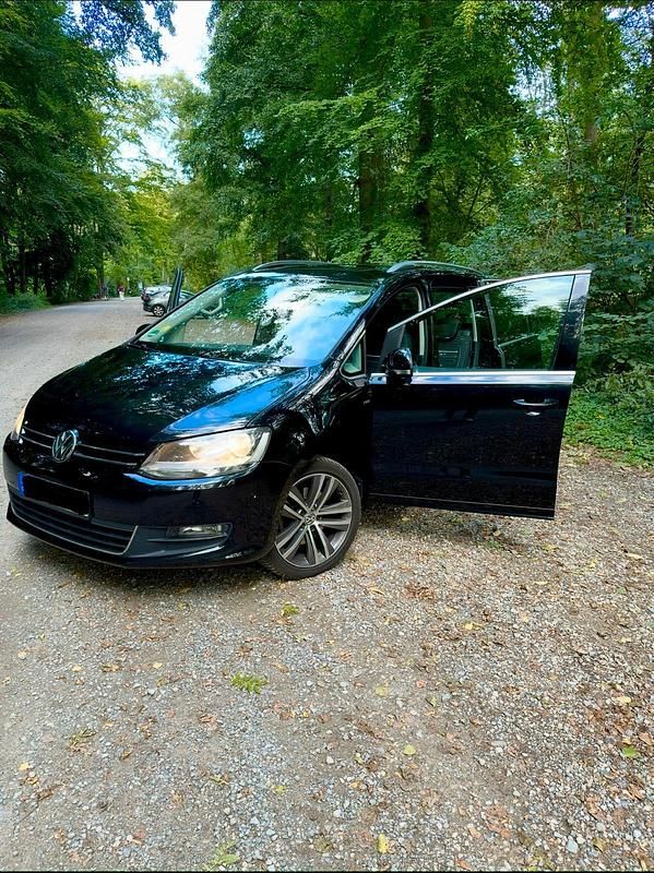 Schwarz Gebraucht 2014 VW Sharan Cup Van / Kleinbus | 14.499 € (Fairer Preis) - Bild 1/4