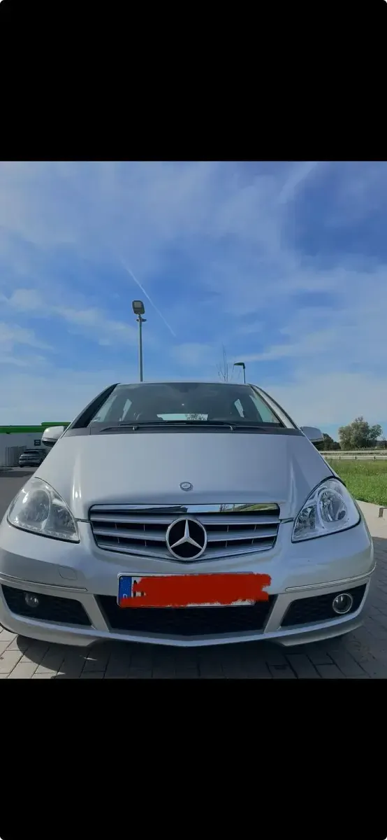 Gebraucht Mercedes A180 116 PS (85 kW) 2011 Silber Kleinwagen