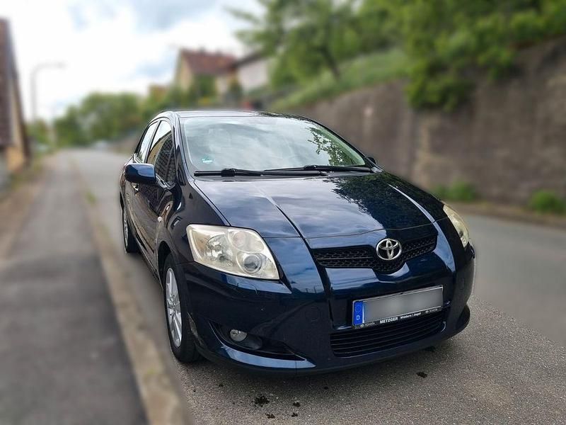 Blau Gebraucht 2007 Toyota Auris Executive Limousine | 5.700 € (Etwas zu teuer) - Bild 1/4