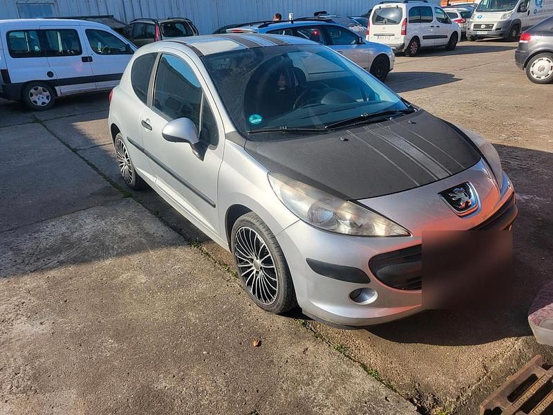 Gebraucht Peugeot 207 75 PS (55 kW) 2007 Silber Kleinwagen