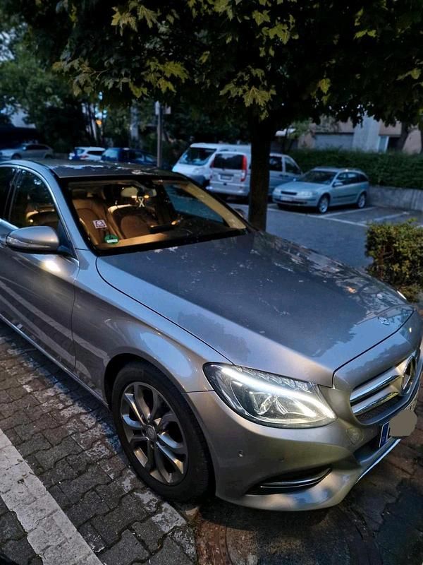 Silber Gebraucht 2015 Mercedes C220 Limousine | 15.200 € (Fairer Preis) - Bild 1/4