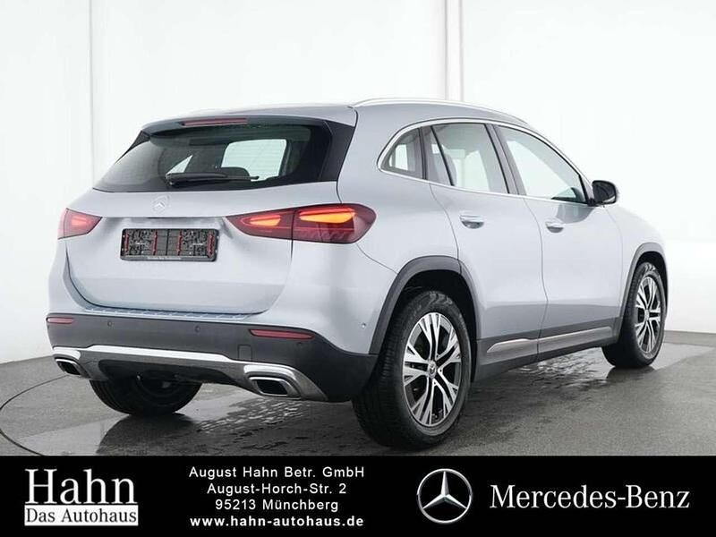 Gebraucht Mercedes GLA200 Progressive 163 PS (119 kW) 2024 Lack hightechsilber SUV