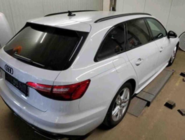 Gebraucht Audi A4 S-Line 150 PS (110 kW) 2023 Weiß Kombi