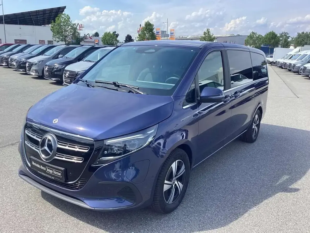 Gebraucht Mercedes EQV300 Avantgarde 150 kW (204 PS) 2025 Blau Van / Kleinbus