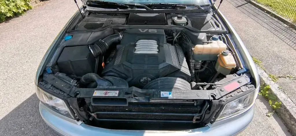 Gebraucht Audi A8 174 PS (127 kW) 1995 Silber Limousine