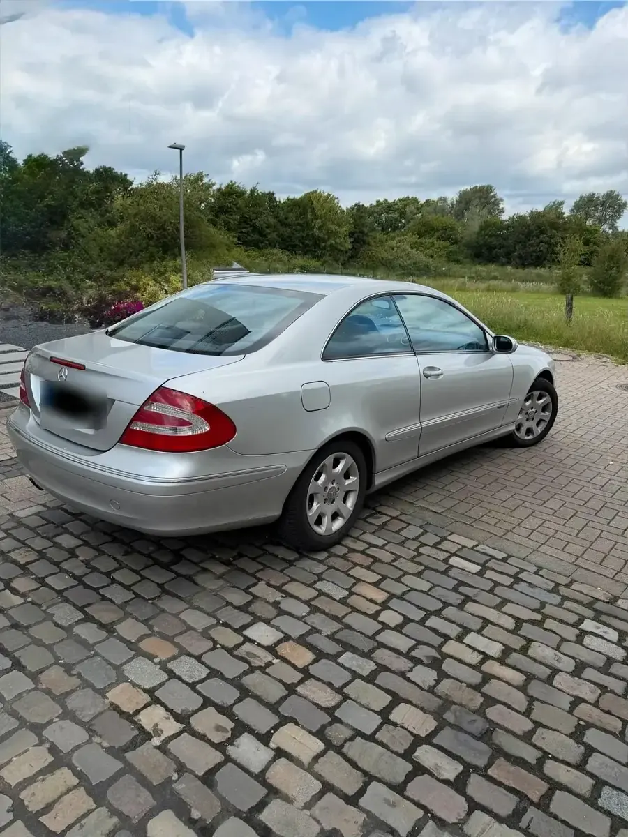 Gebraucht Mercedes CLK240 170 PS (125 kW) 2002 Silber Coupé