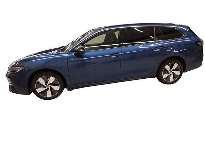 Gebraucht VW Passat Style 177 PS (130 kW) 2025 Reef blue Kombi