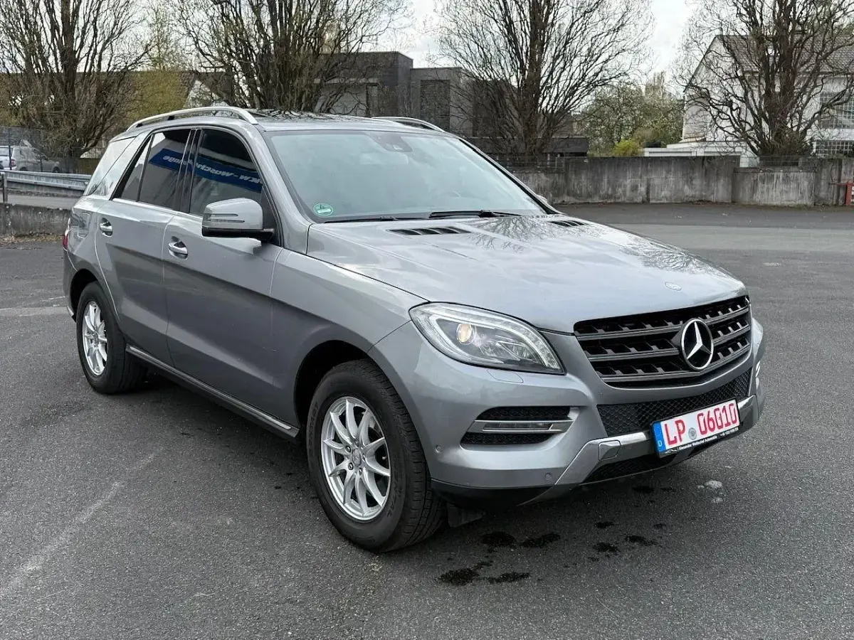 Gebraucht Mercedes ML350 258 PS (189 kW) 2013 Grau SUV