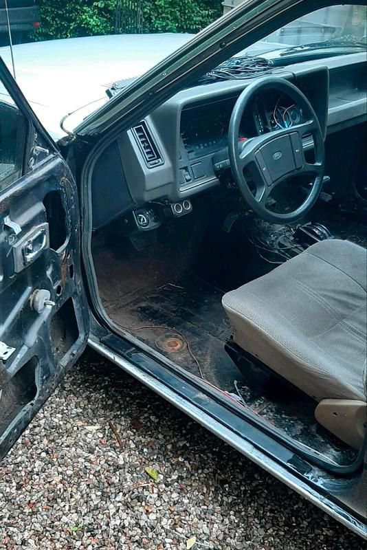 Second-hand Ford Granada 90 CP (66 kW) 1982 Negru Break