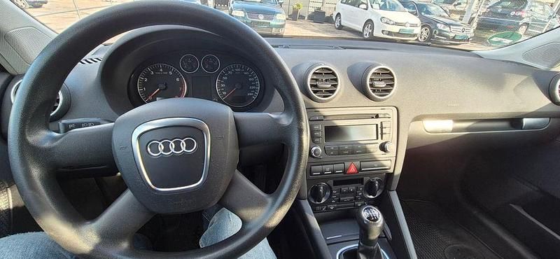 Grau Gebraucht 2008 Audi A3 Sportback Ambiente Limousine | 5.400 € (Teuer) - Bild 1/4