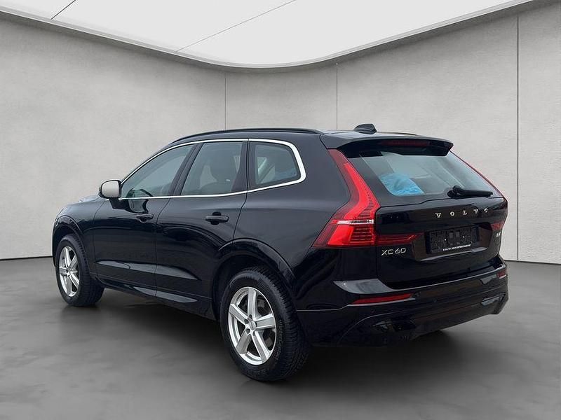 Gebraucht Volvo XC60 Core 197 PS (144 kW) 2023 Schwarz SUV