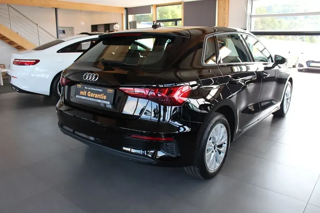 Gebraucht Audi A3 Sport 204 PS (150 kW) 2022 Schwarz Limousine