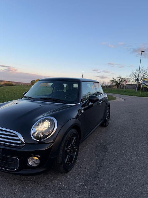 Second-hand Mini One D 90 CP (66 kW) 2010 Negru Hatchback