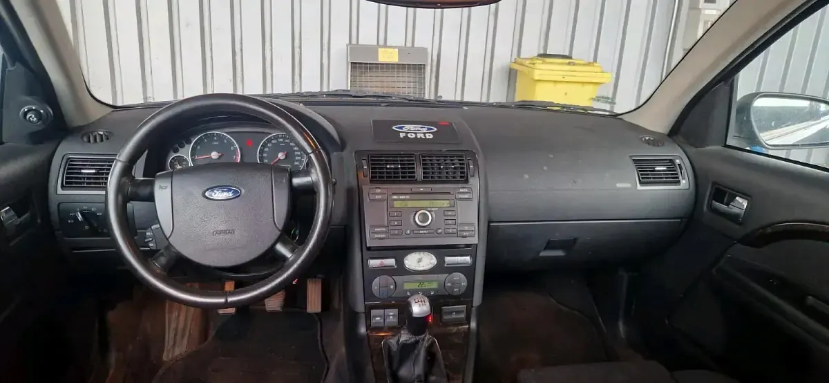 Gebraucht Ford Mondeo 130 PS (95 kW) 2004 Schwarz Kombi