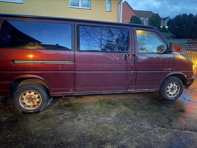 Gebraucht VW T4 110 PS (80 kW) 1992 Rot Van