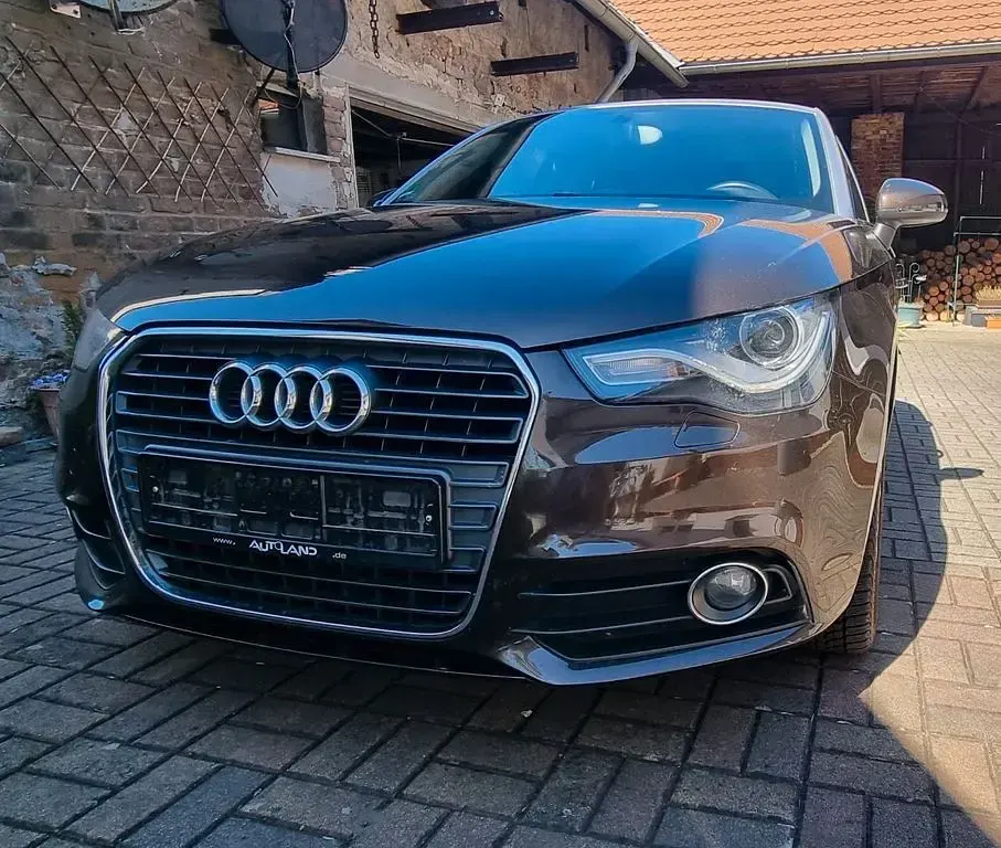 Gebraucht Audi A1 Ambition 122 PS (89 kW) 2013 Braun Kleinwagen