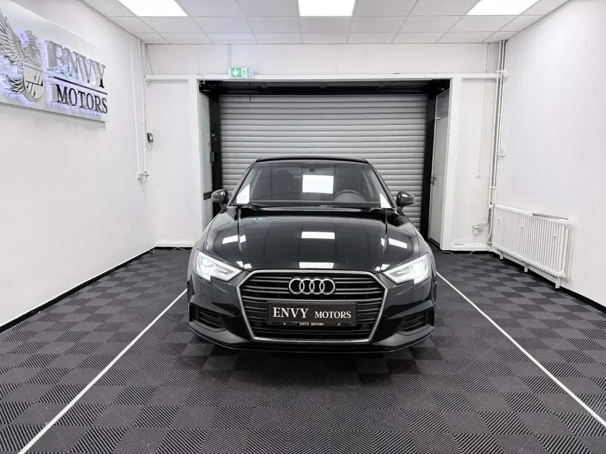 Gebraucht Audi A3 Comfort 116 PS (85 kW) 2019 Brillantschwarz Limousine