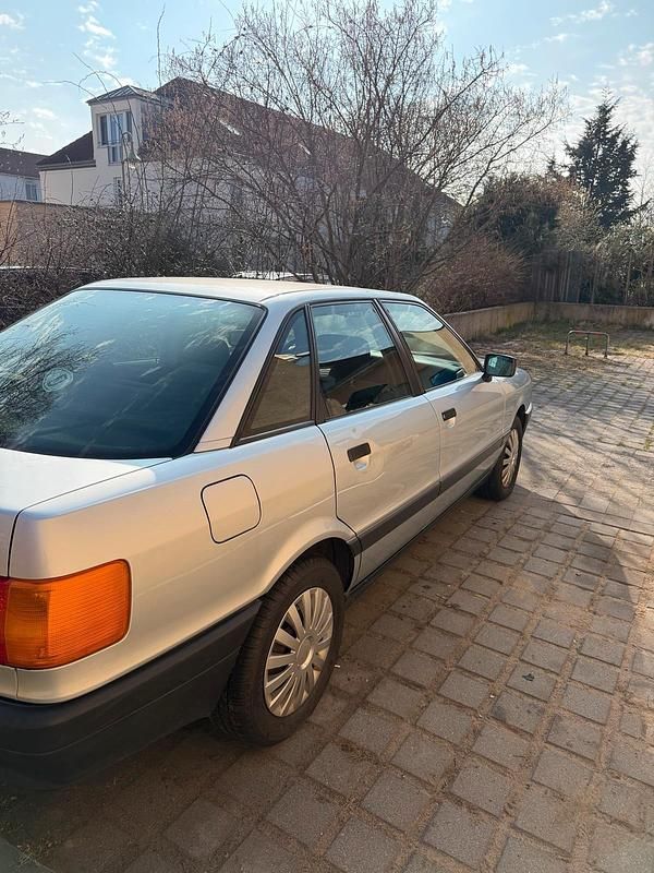 Gebraucht Audi 80 90 PS (66 kW) 1991 Silber Limousine