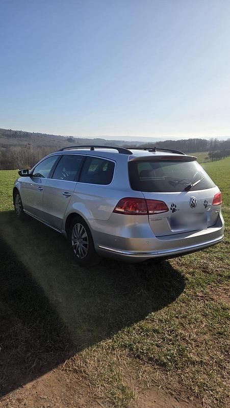 Gebraucht VW Passat 140 PS (102 kW) 2011 Silber Limousine