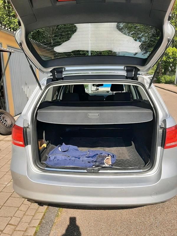 Gebraucht VW Passat 110 PS (80 kW) 2011 Silber Kombi