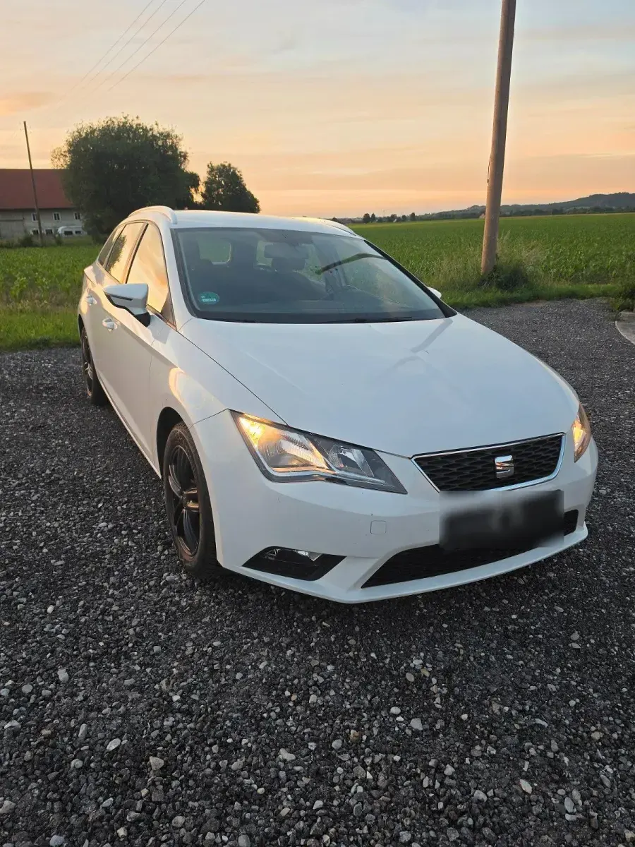 Gebraucht Seat Leon ST 105 PS (77 kW) 2015 Weiß Kombi