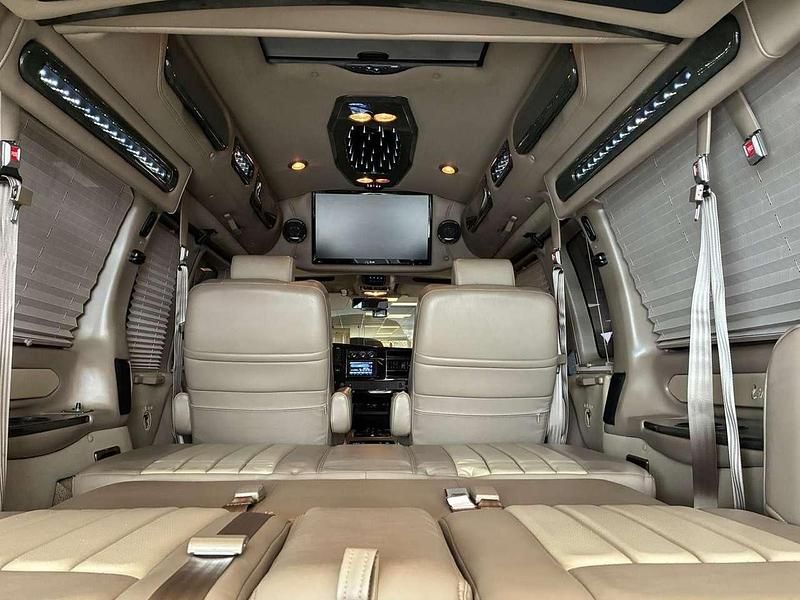 Gebraucht Chevrolet Express SE 314 PS (230 kW) 2014 Schwarz Van / Kleinbus